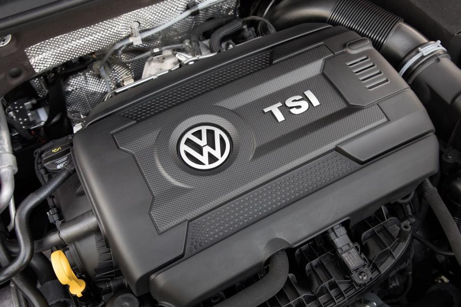 Моторный отсек Volkswagen Golf GTI 5-Door (Typ 5G) 2017 года  (NA) (фото 3 из 41)